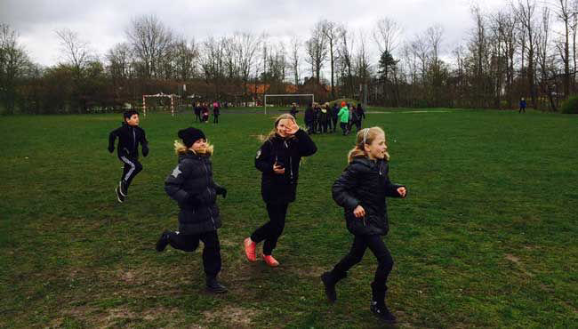 Børn og ældre dyster mod hinanden i årets sundhedsuge